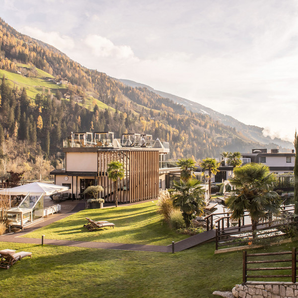 Clichés du Luxury Resort