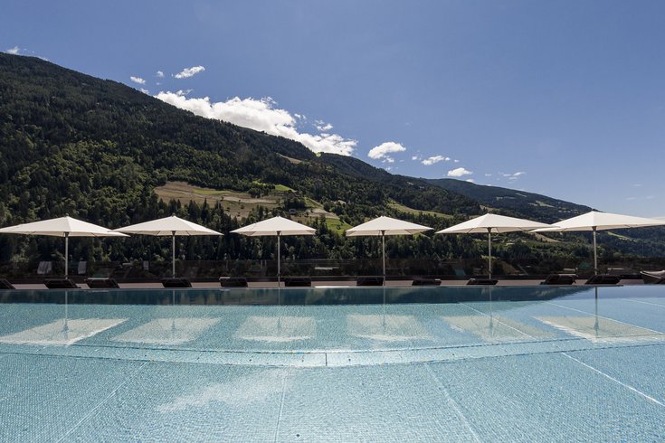 L’Alpenschlössel: il vostro hotel con infinity pool in Alto Adige