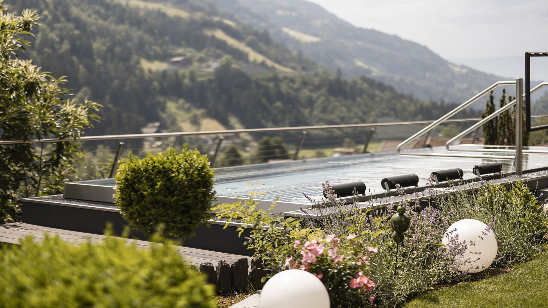Alpenschlössel: your hotel with infinity pool in South Tyrol