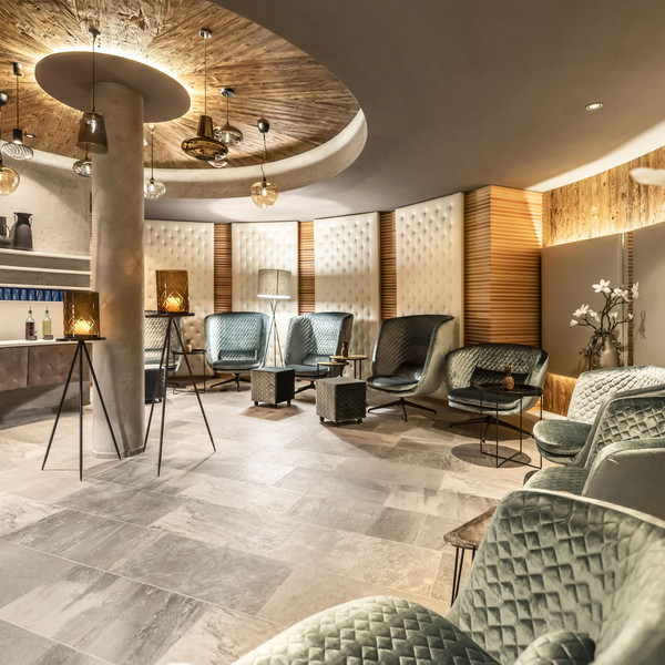 Clichés du Luxury Resort