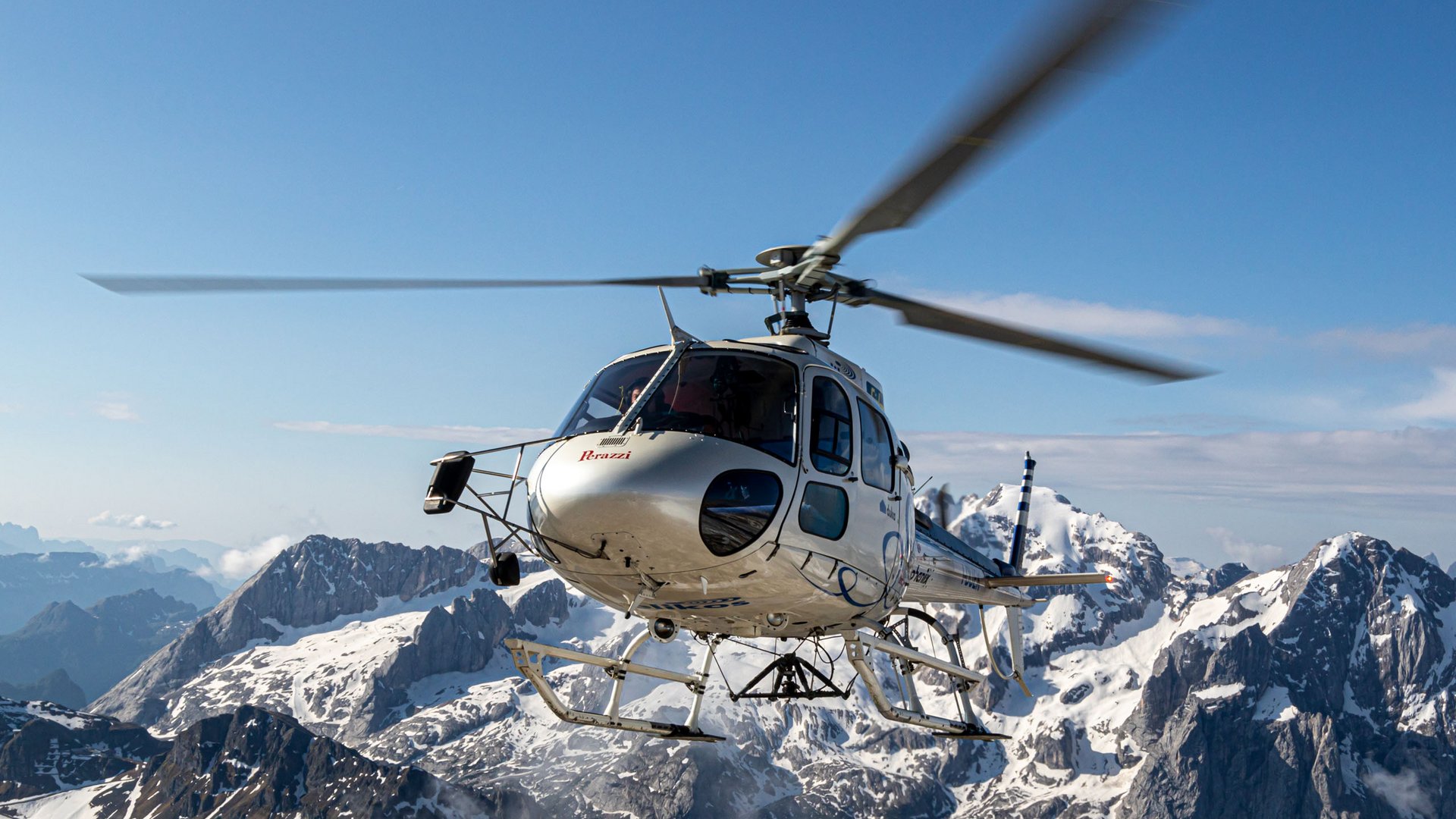 Die Magie der Dolomiten von oben erleben