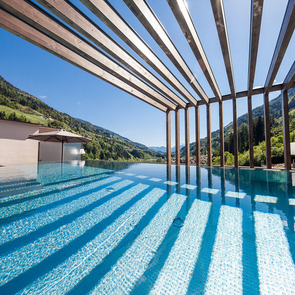 Clichés du Luxury Resort