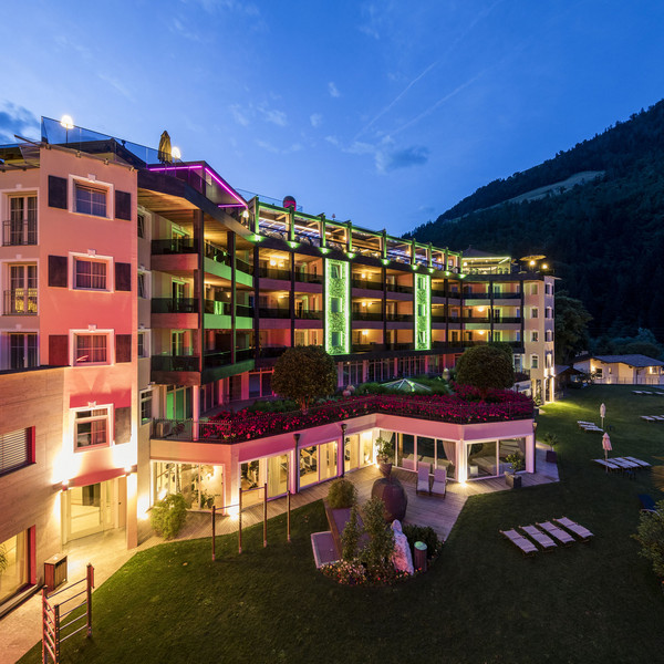 Clichés du Luxury Resort